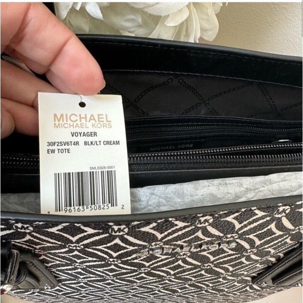 NWT Michael Kors Voyager East West Tote • Black‎ White New With Tags RARE beauty - Picture 5 of 13
